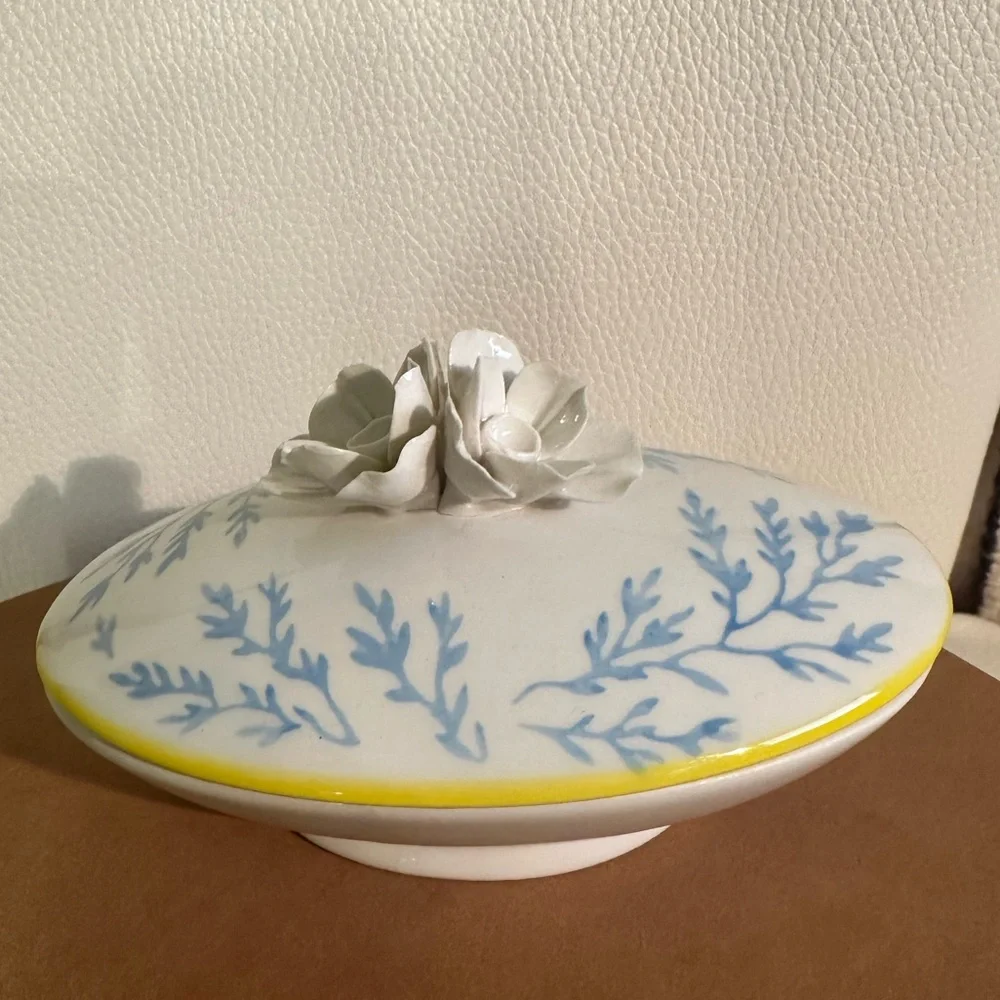 Anthropologie NWT Large Kendra Trinket Box Sculpted Flowers on Lid Blue / White